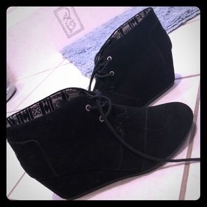 Black TOMS booties!